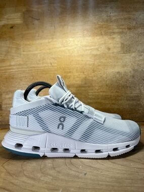 On CloudNova Void REFLECTIVE Womens Size 9 Running Shoes Sneakers Frost Storm